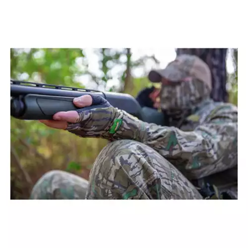 Primos Stretch-Fit Fingerless Mossy Oak Bottomland Gloves 2 Primos Stretch-Fit Fingerless Mossy Oak Bottomland Gloves - Image 2